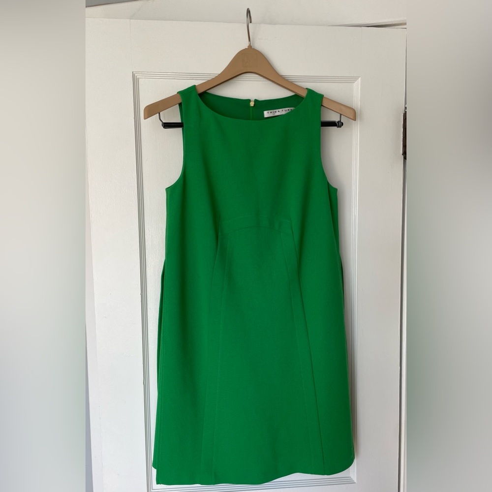 Trina Turk Women's Sz 2 Green Sleeveless Capistrano
Shift Mini Dress. NWOT
